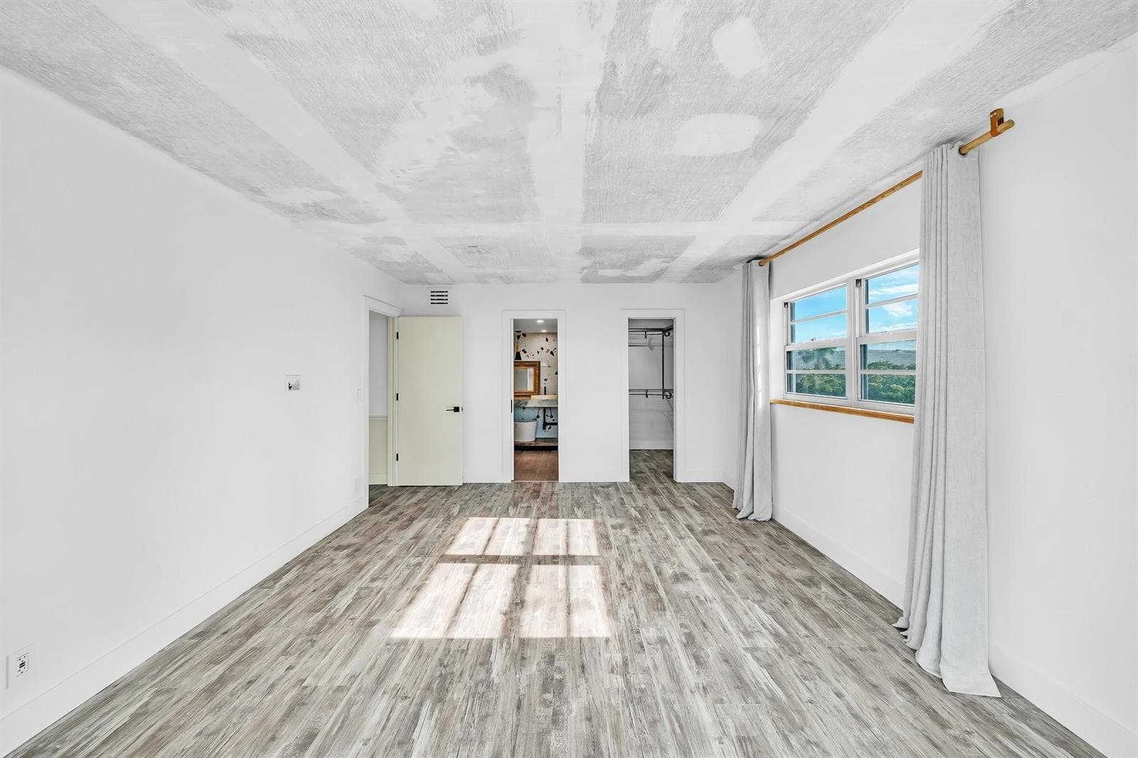 3051 NE 48TH Street 301 photo 15