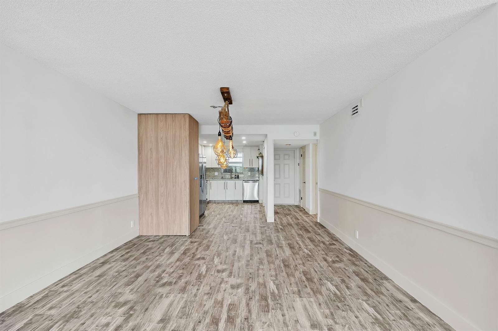 3051 NE 48TH Street 301 photo 21