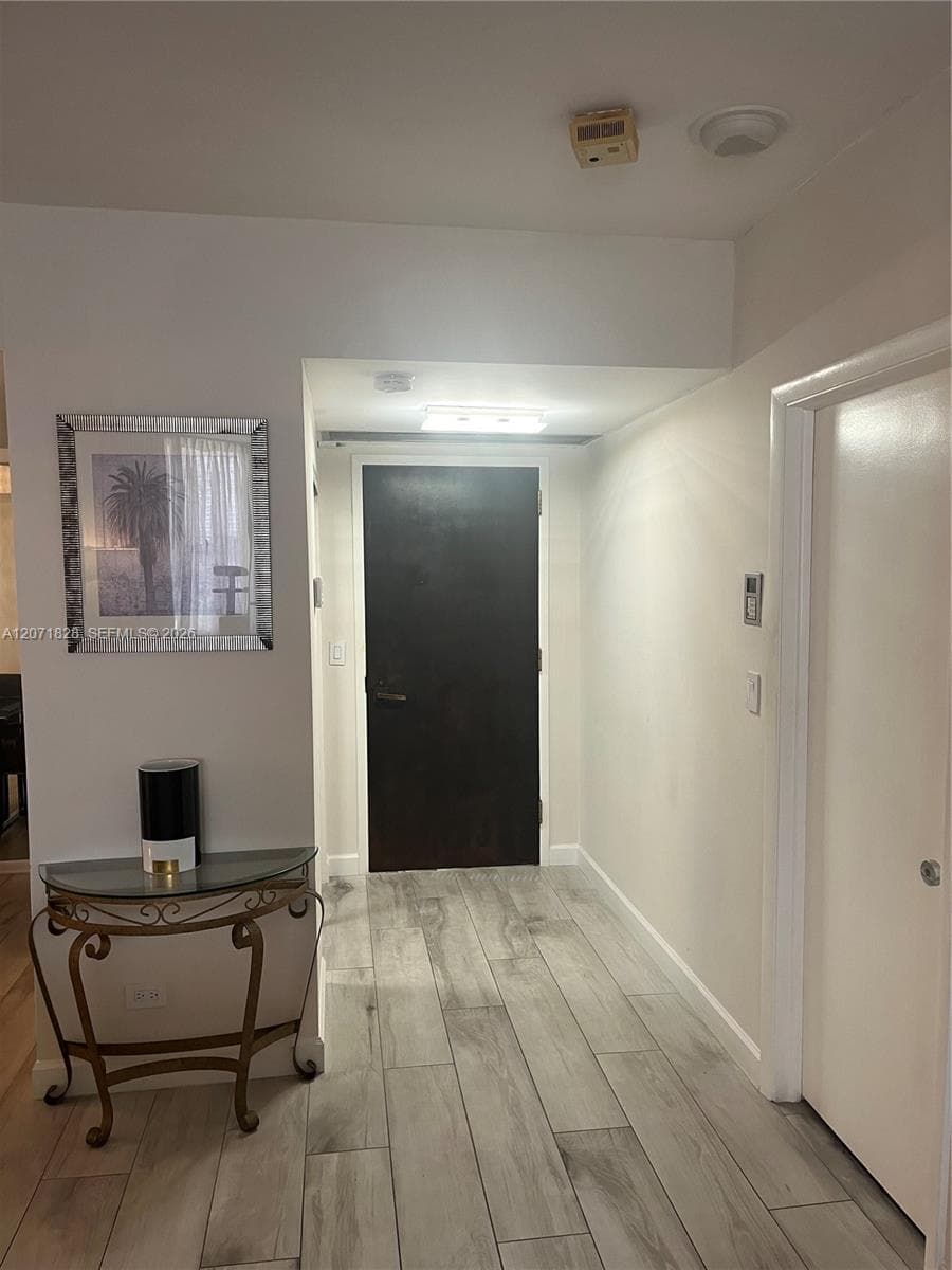 20191 E Country Club Dr 503 photo 22