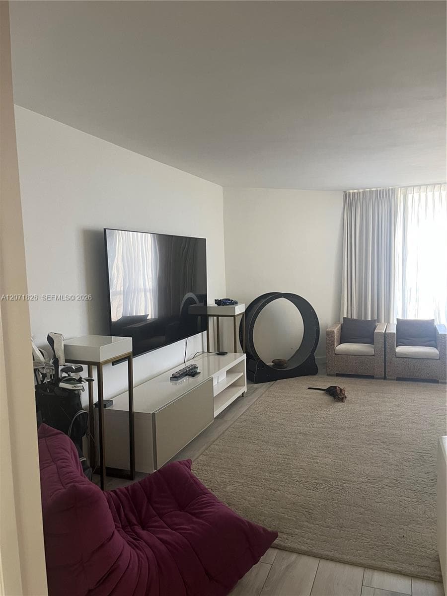 20191 E Country Club Dr 503 photo 18