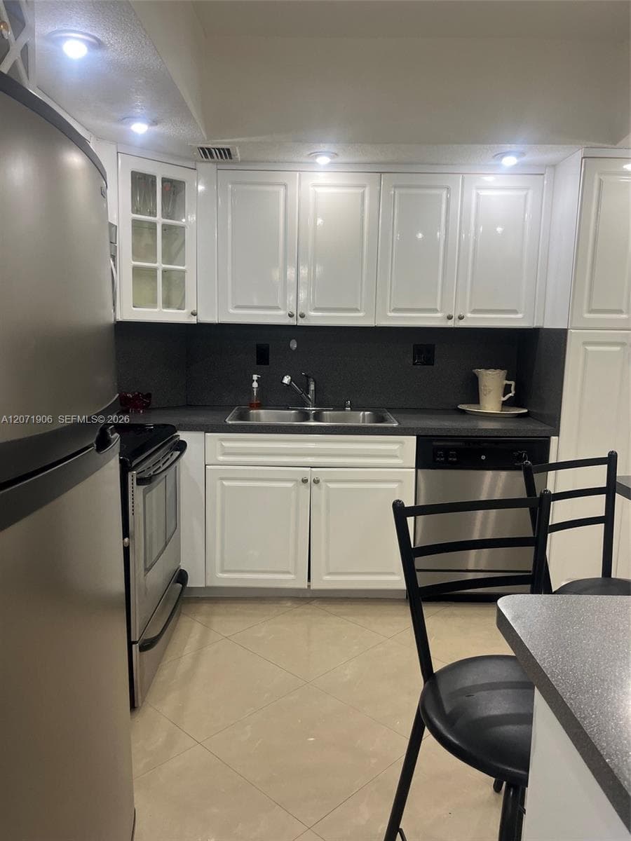 300 Bayview Dr 1707 photo 12