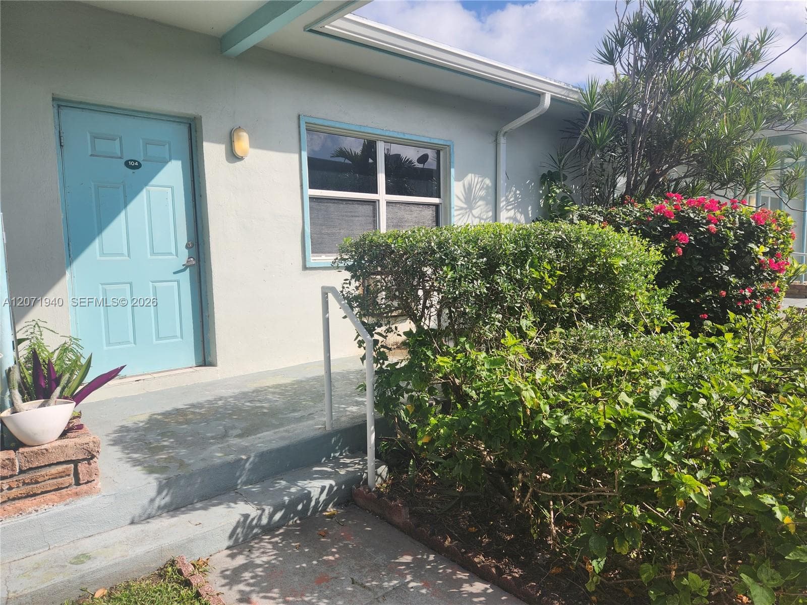 1239 Marseille Dr 4 photo 6
