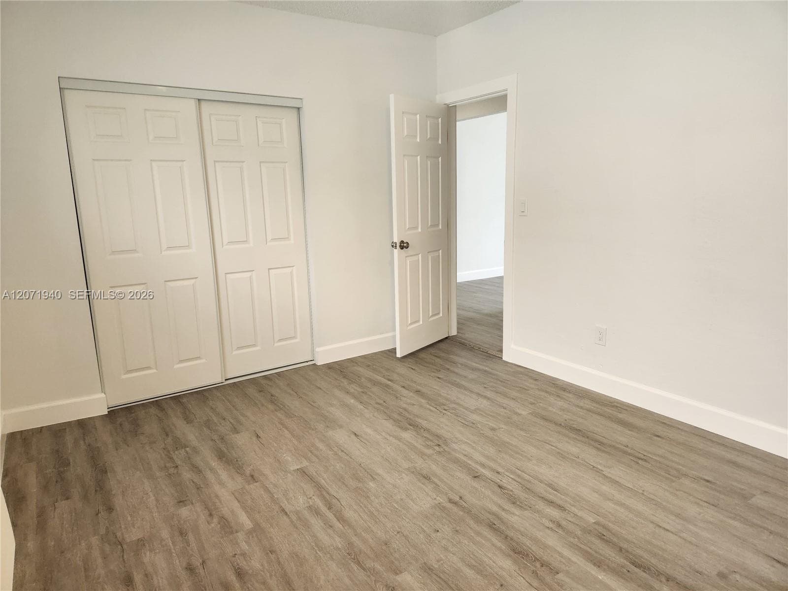 1239 Marseille Dr 4 photo 12