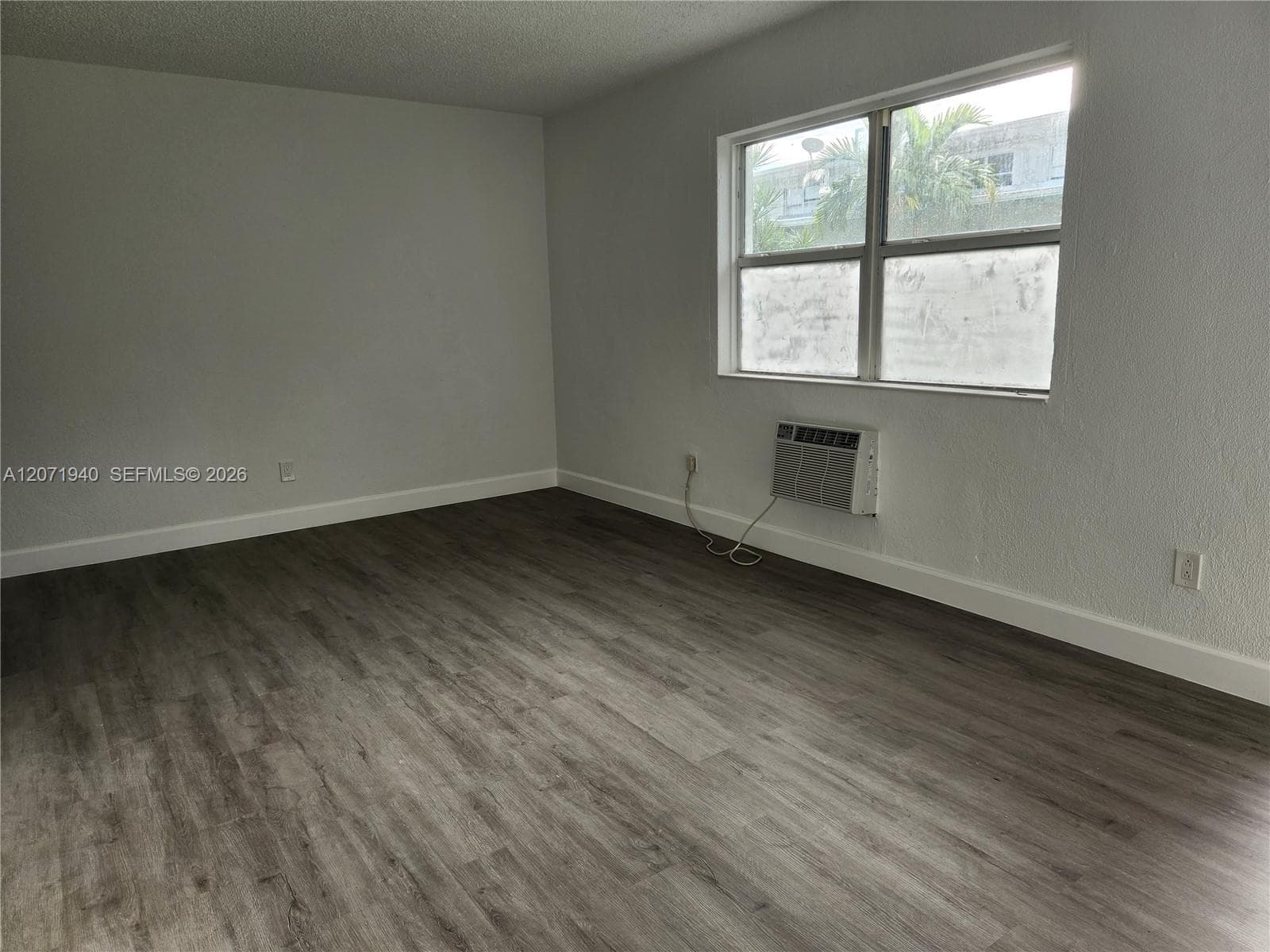 1239 Marseille Dr 4 photo 7