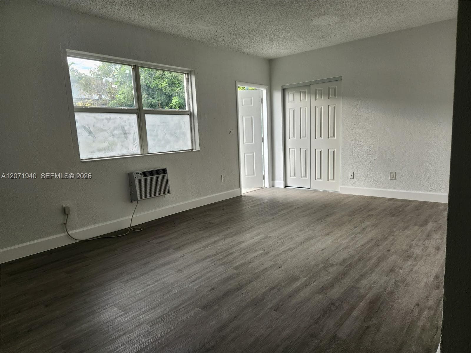 1239 Marseille Dr 4 photo 14