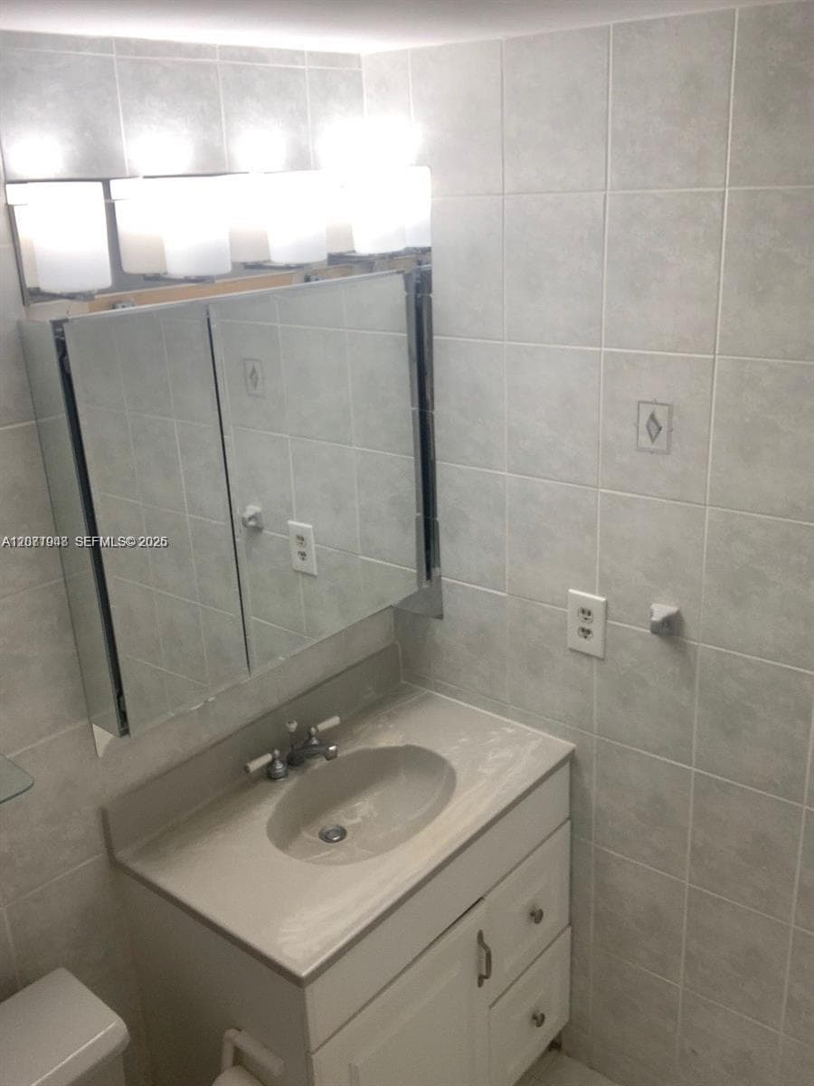 1228 West Ave 1415 photo 16