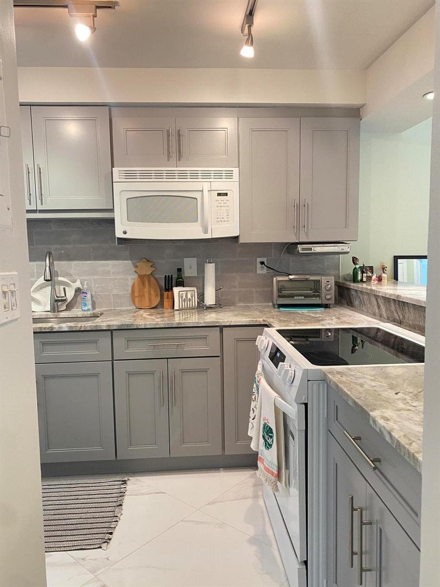 2 Royal Palm Way 101 photo 6