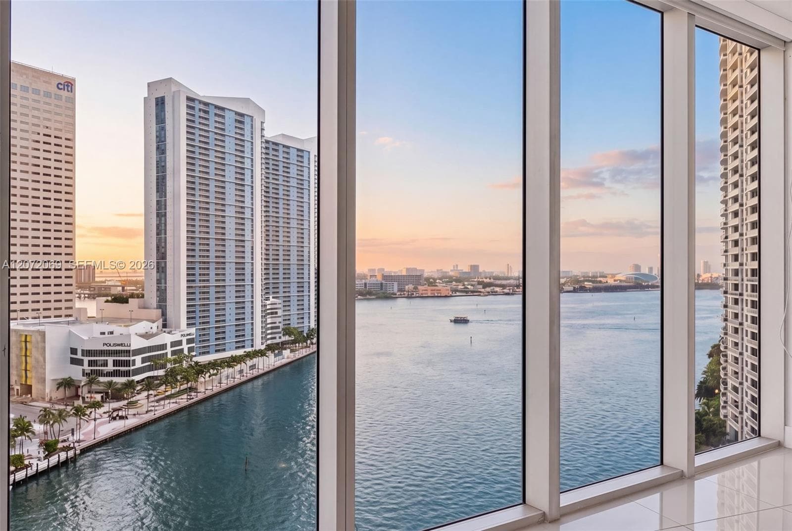 465 Brickell Ave 1602 photo 2