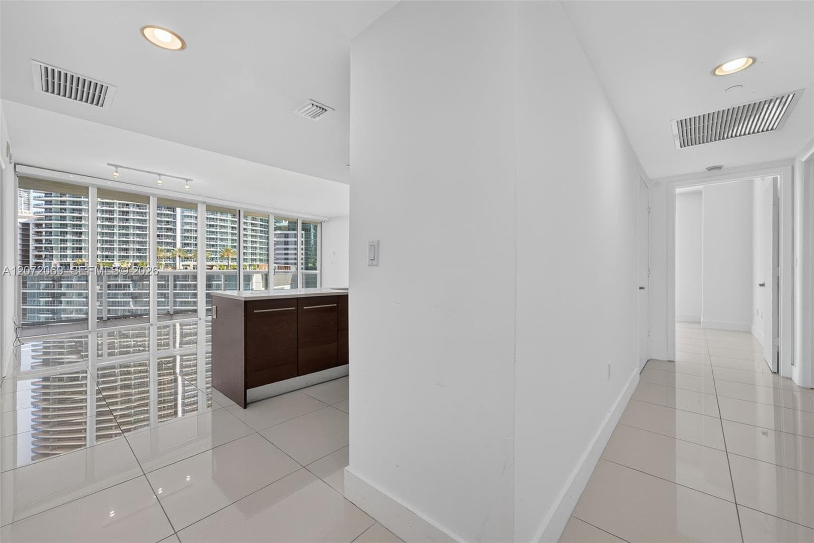 465 Brickell Ave 1602 photo 6