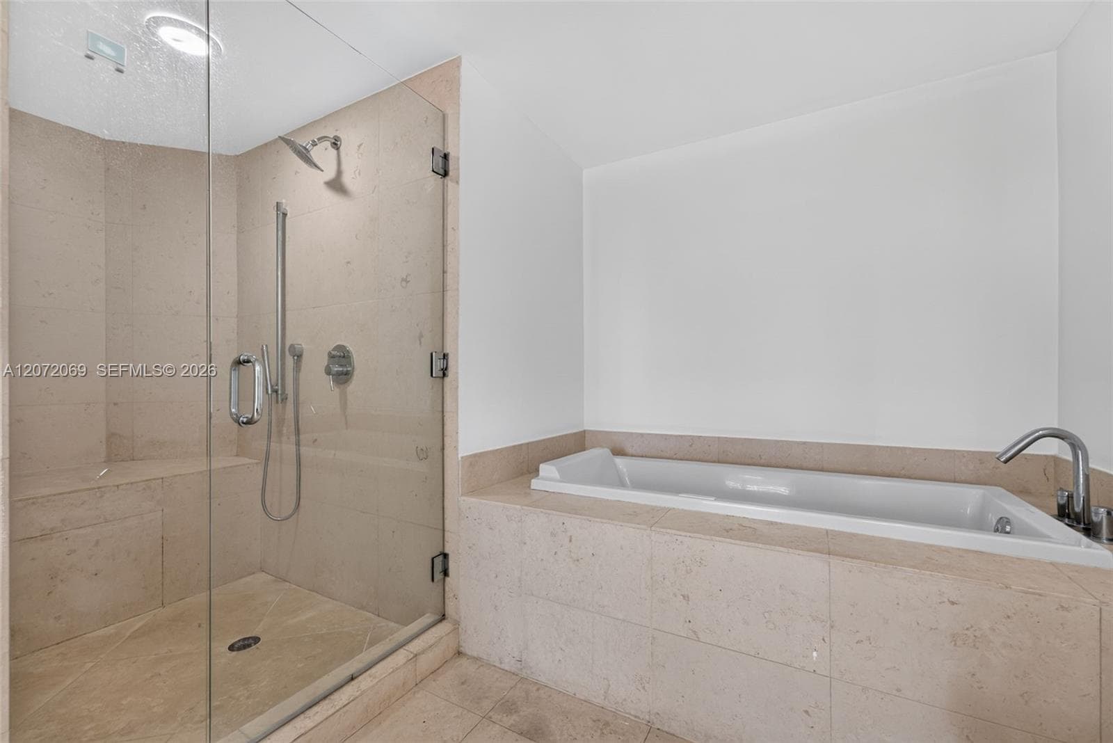 465 Brickell Ave 1602 photo 13