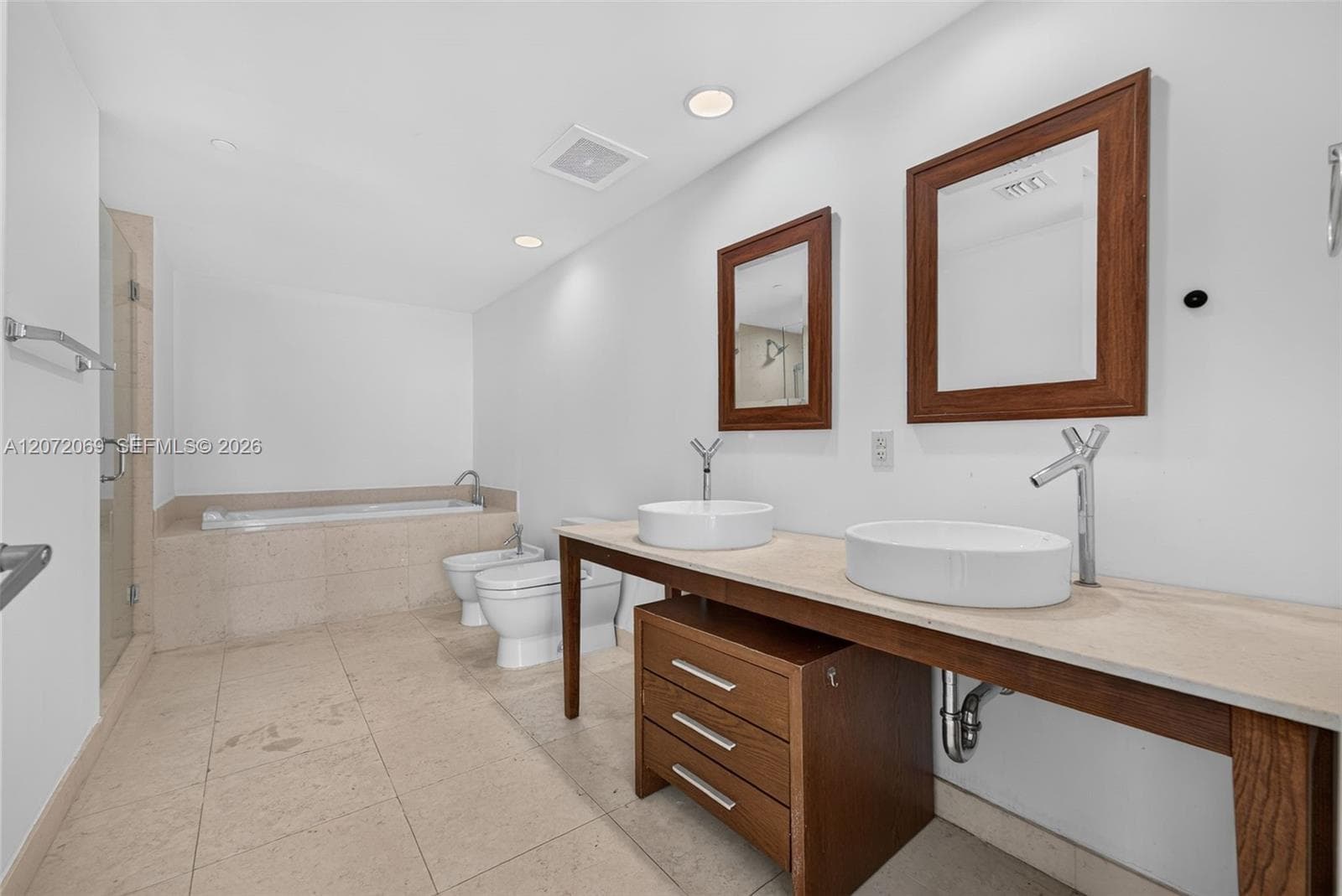 465 Brickell Ave 1602 photo 12