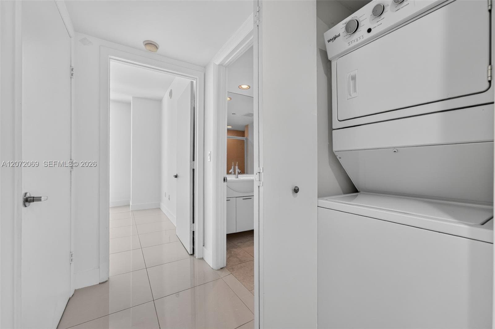 465 Brickell Ave 1602 photo 20