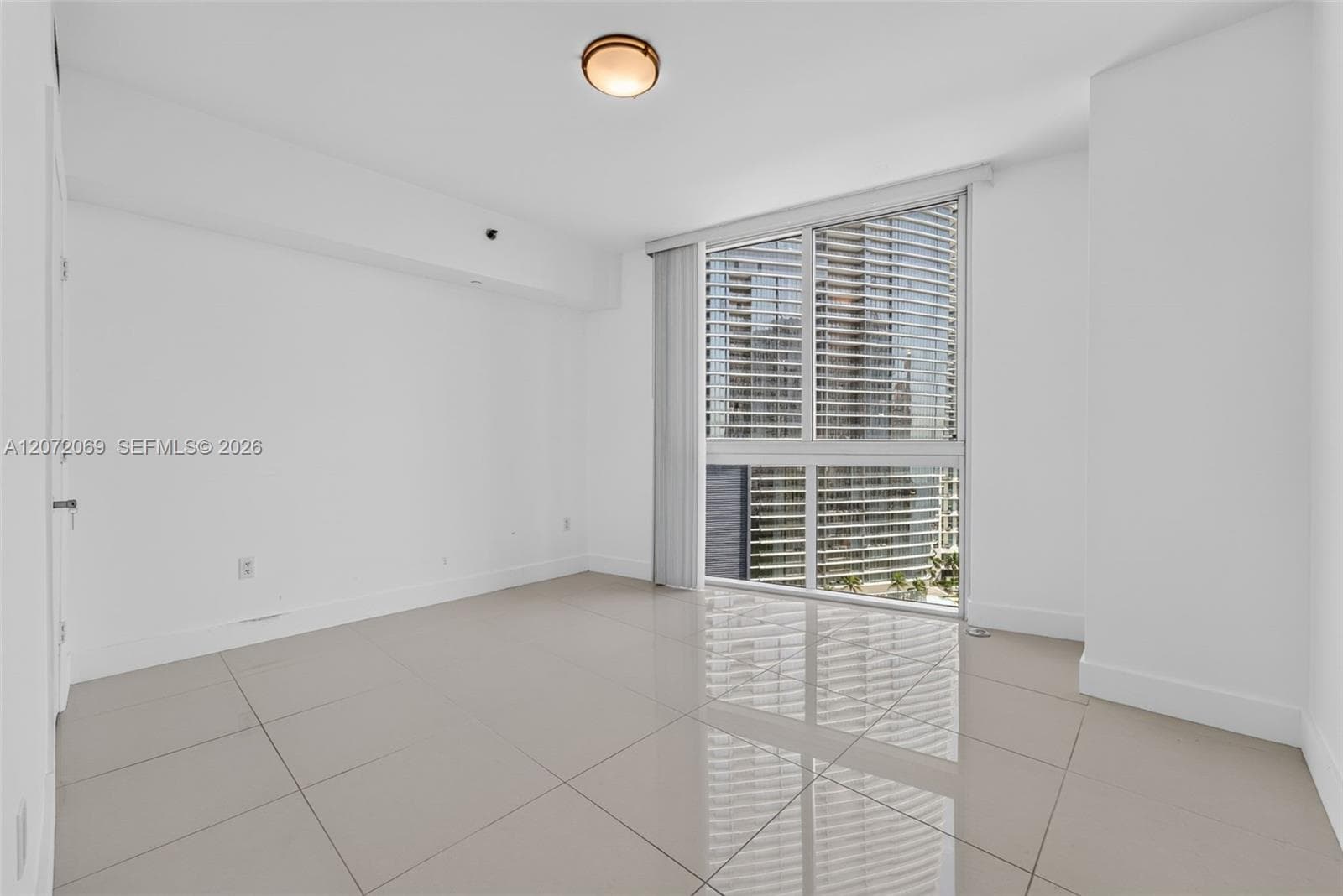 465 Brickell Ave 1602 photo 14