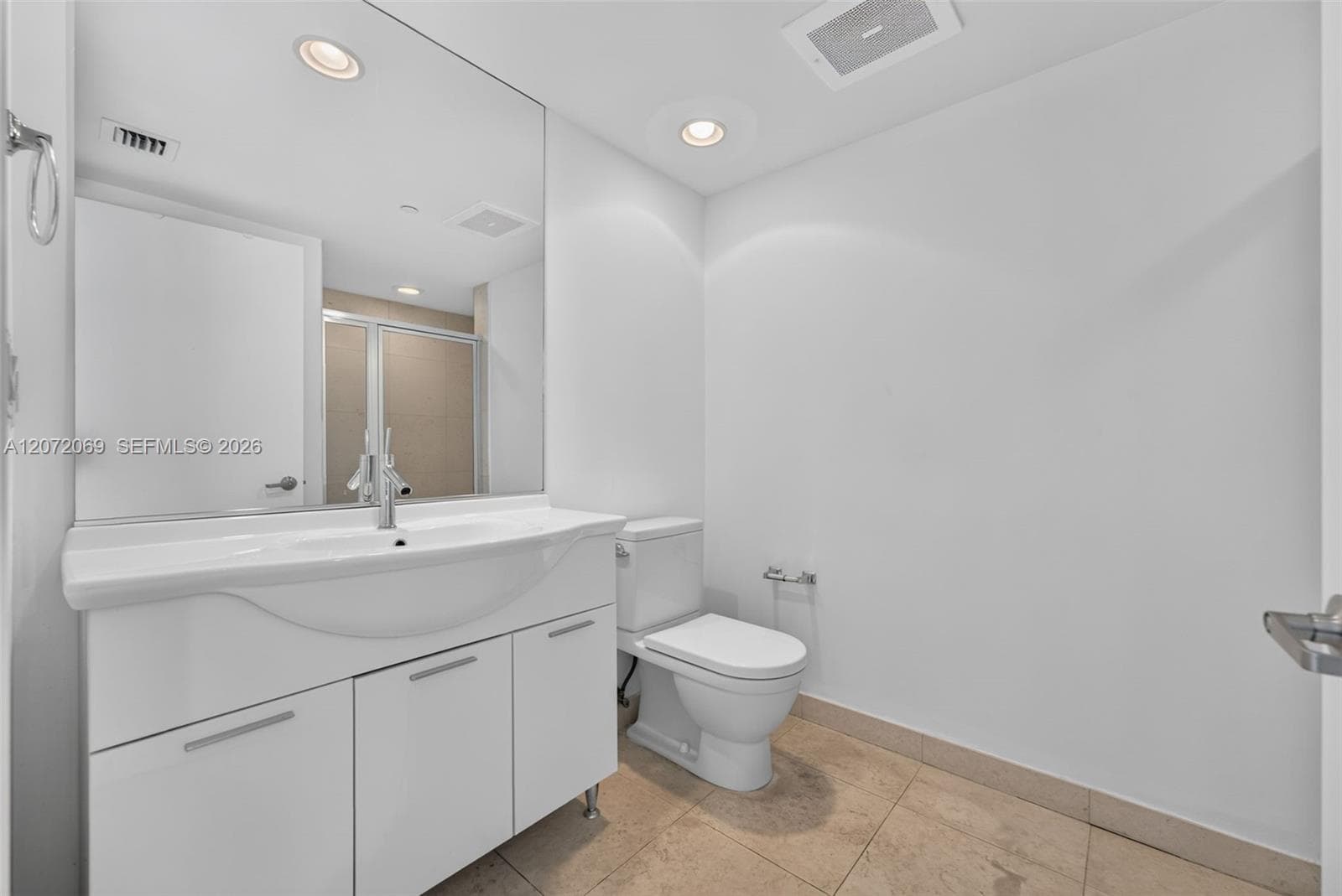 465 Brickell Ave 1602 photo 18