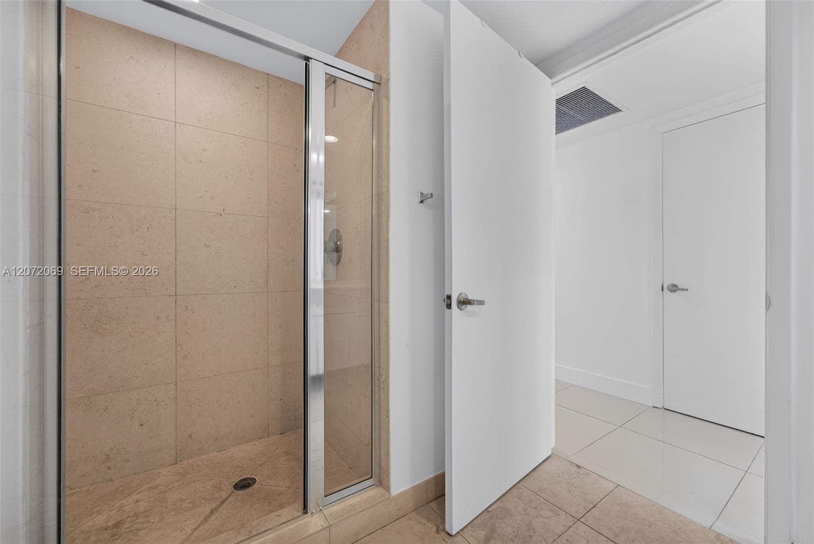 465 Brickell Ave 1602 photo 19