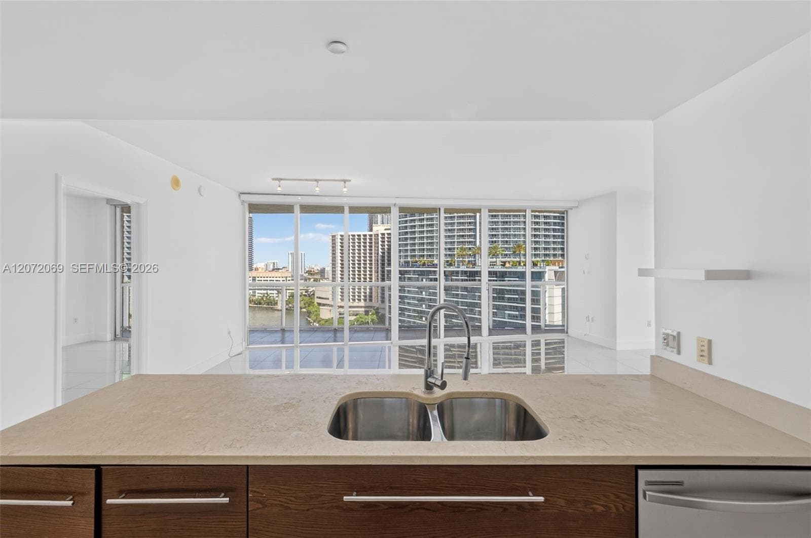 465 Brickell Ave 1602 photo 8
