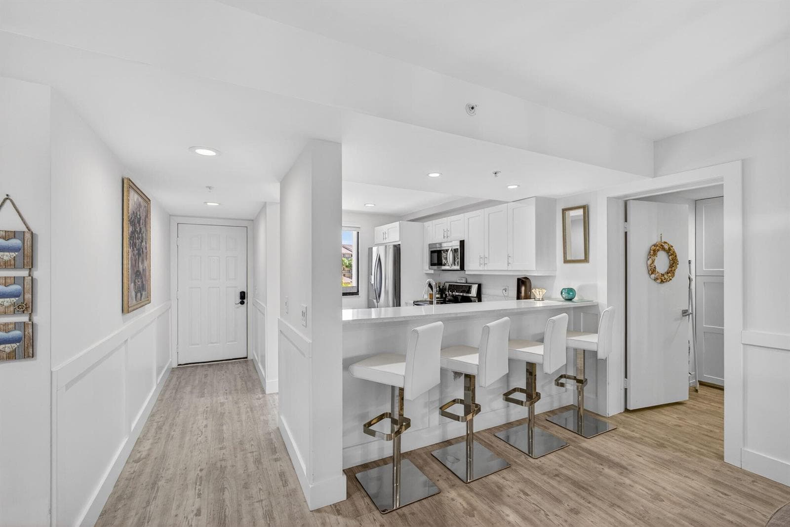 1901 MARINA ISLE Way 304 photo 6