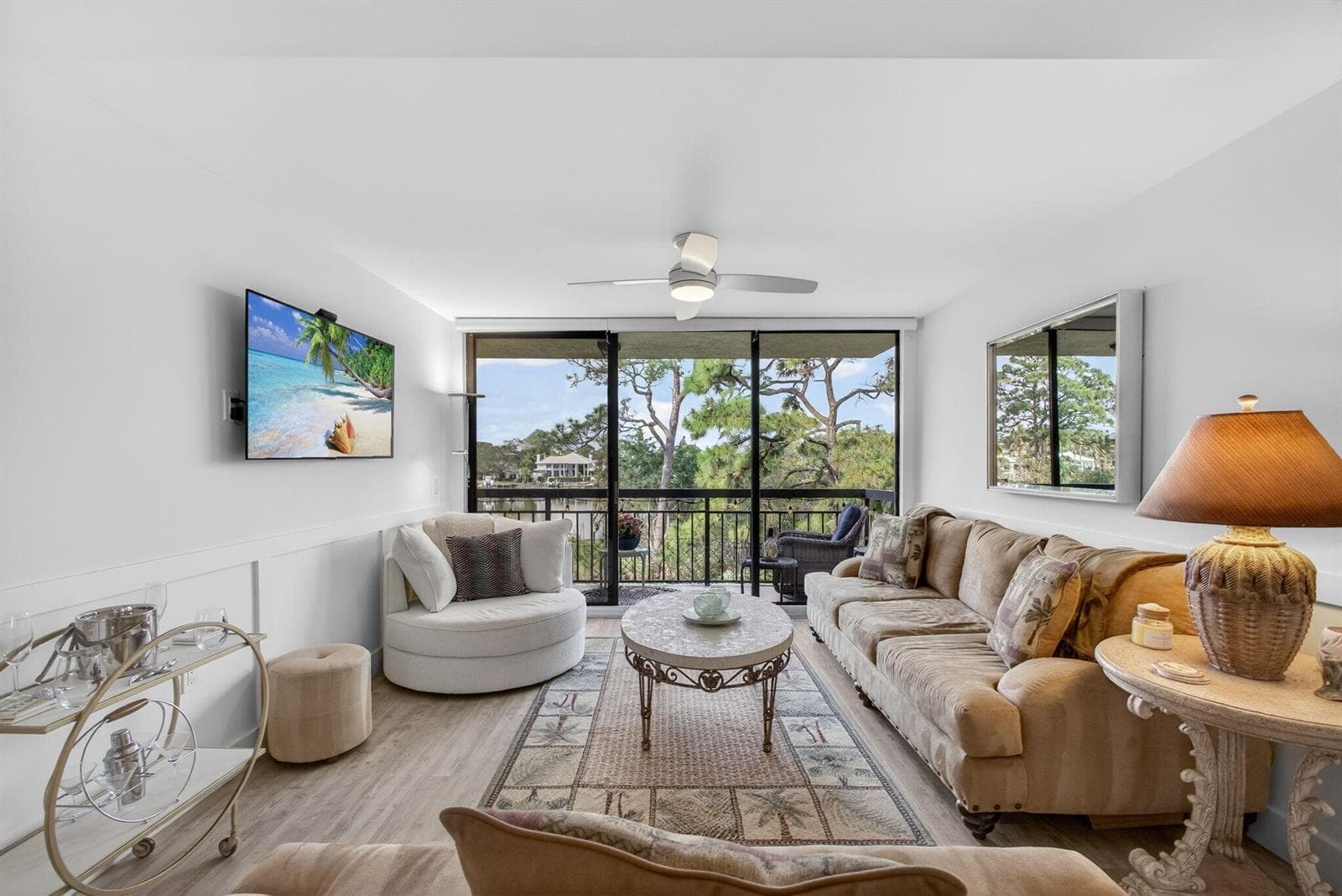 1901 MARINA ISLE Way 304 photo 13