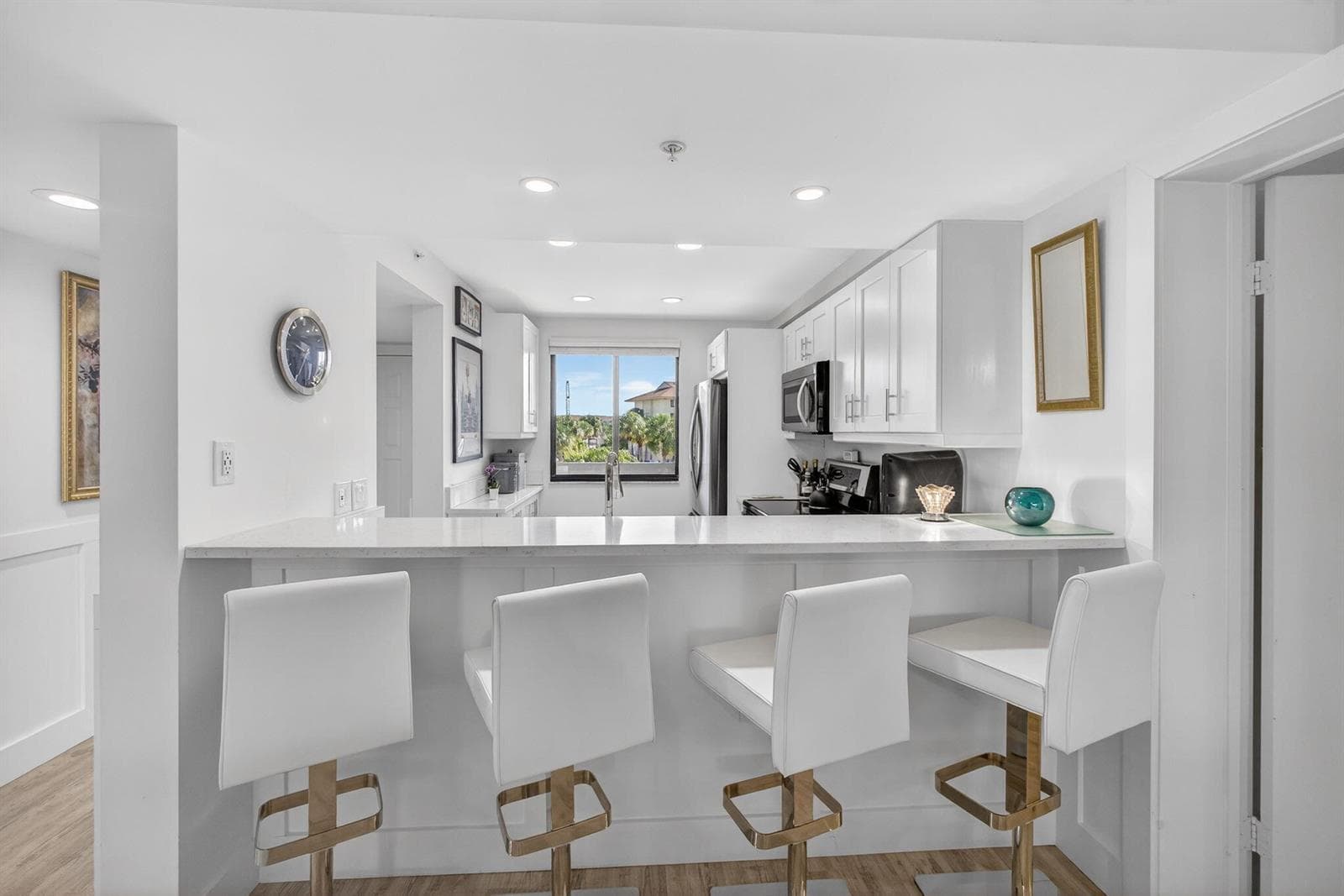 1901 MARINA ISLE Way 304 photo 10