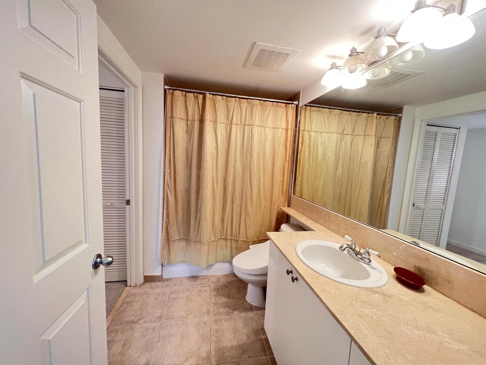 100 NE 6th Street 307 photo 15
