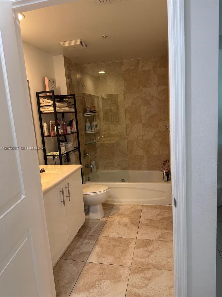 7900 Harbor Island Dr 505 photo 17