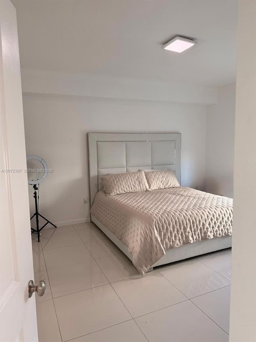 7900 Harbor Island Dr 505 photo 12
