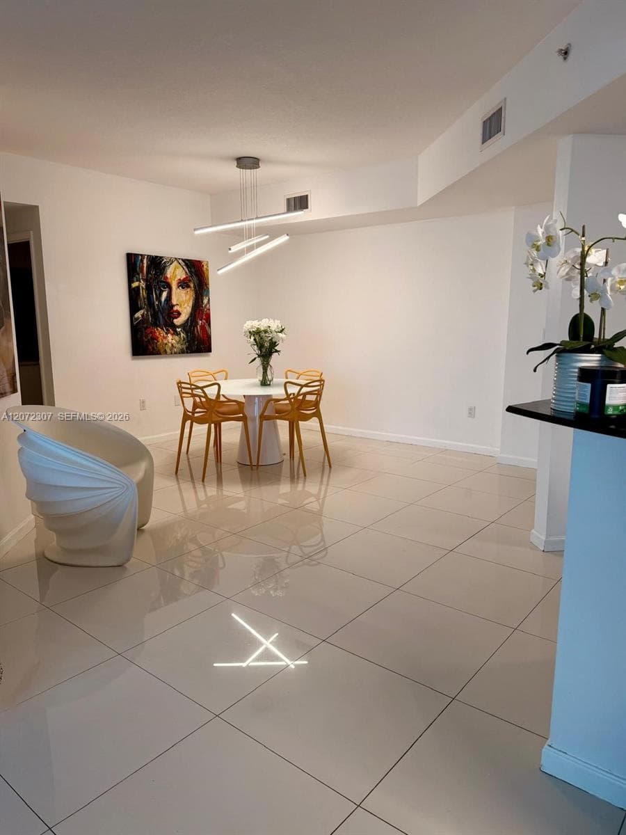 7900 Harbor Island Dr 505 photo 9