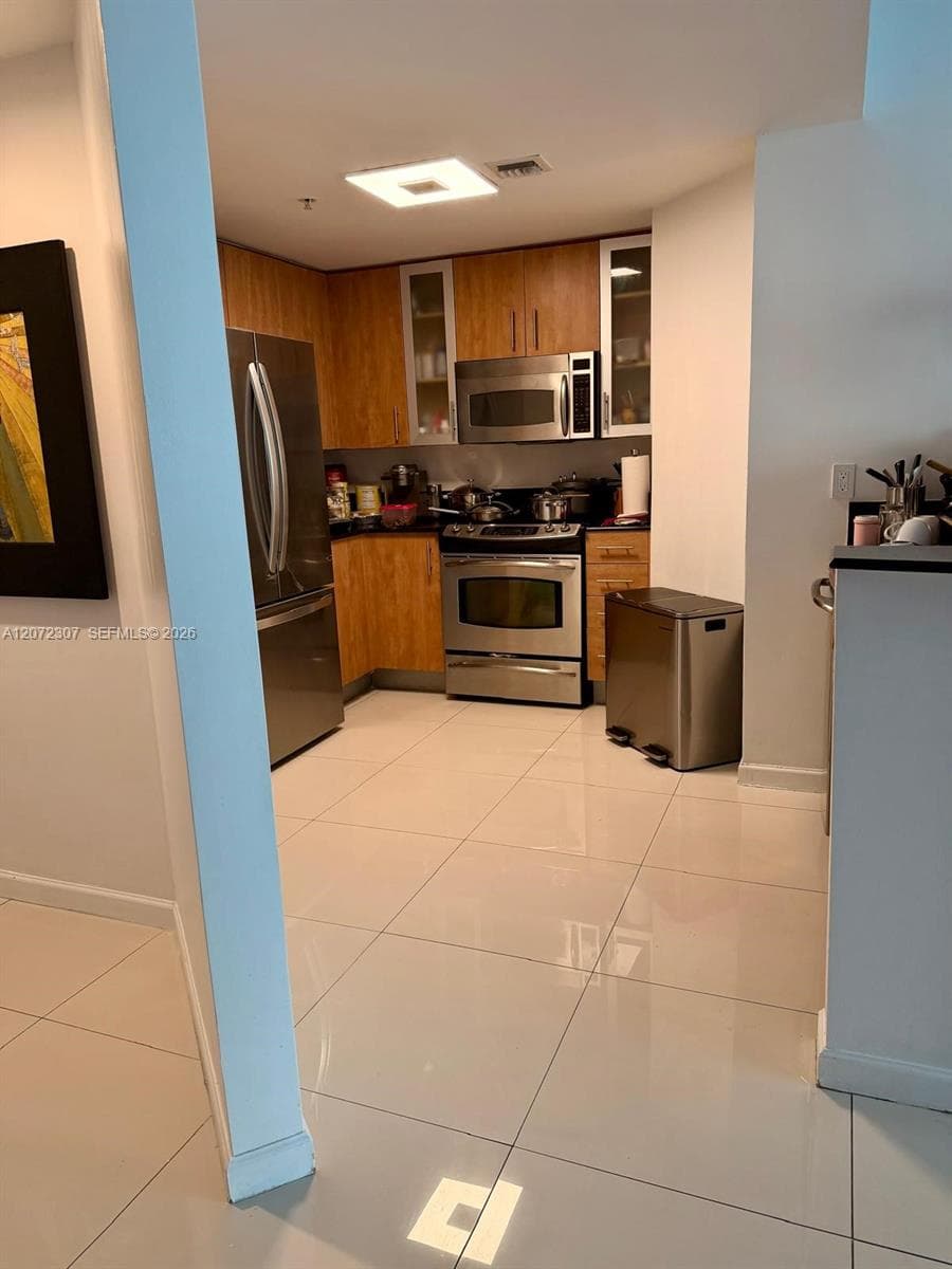 7900 Harbor Island Dr 505 photo 10