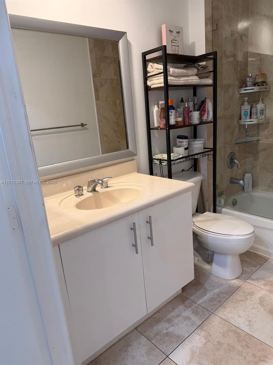 7900 Harbor Island Dr 505 photo 18
