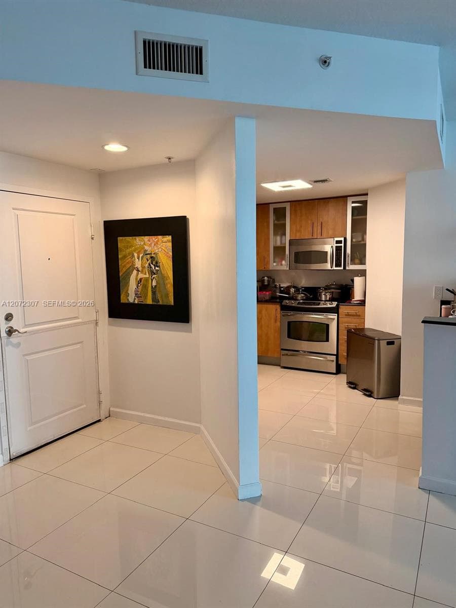 7900 Harbor Island Dr 505 photo 8