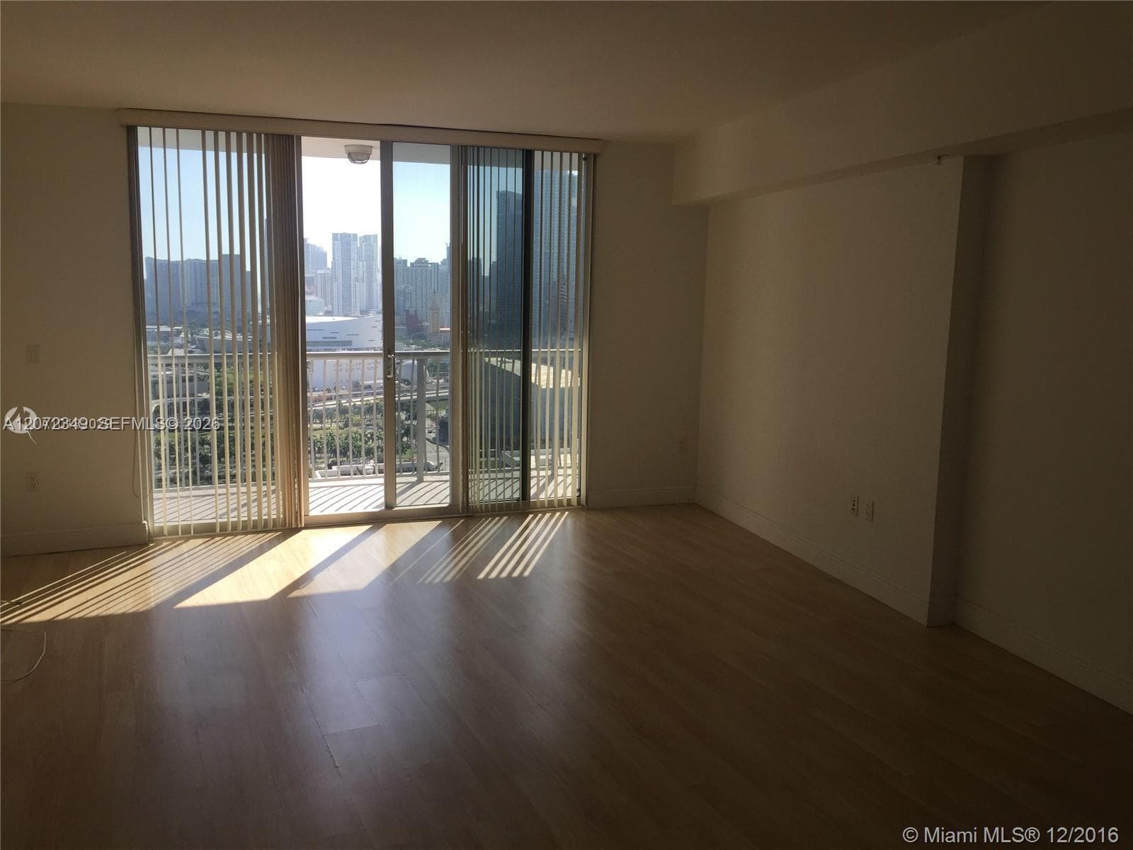 1750 N Bayshore Dr 2908 photo 6