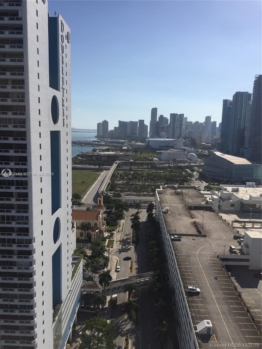 1750 N Bayshore Dr 2908 photo 10