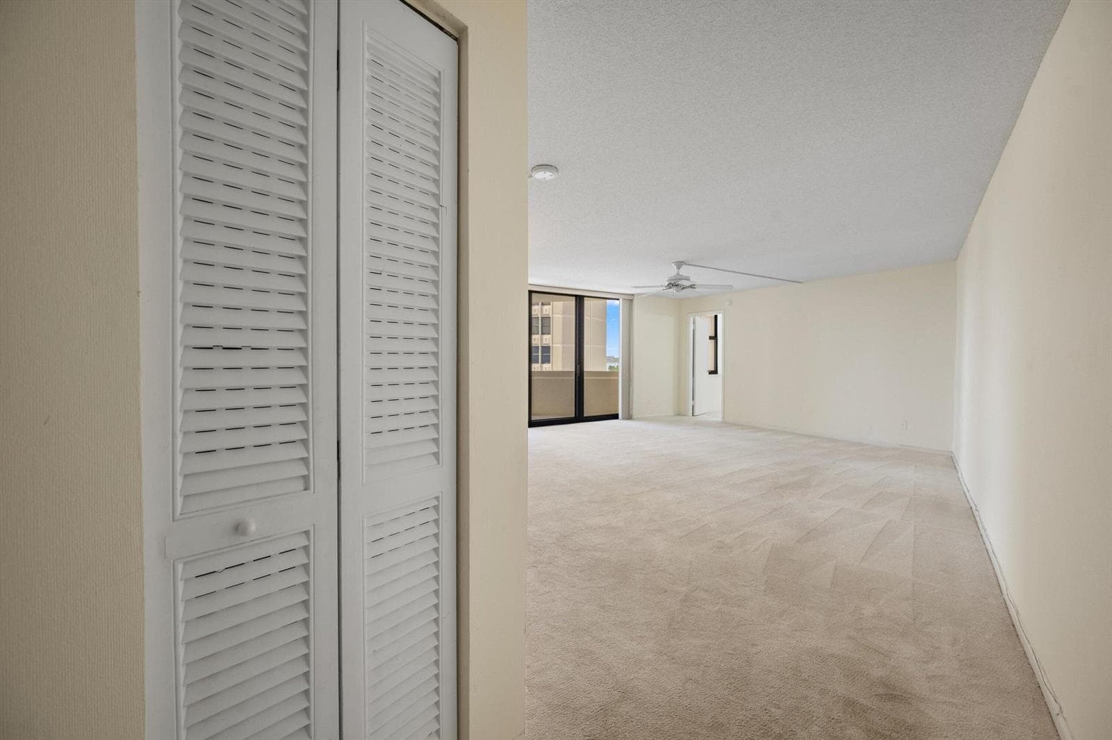2800 N Ocean Drive A-8B photo 1