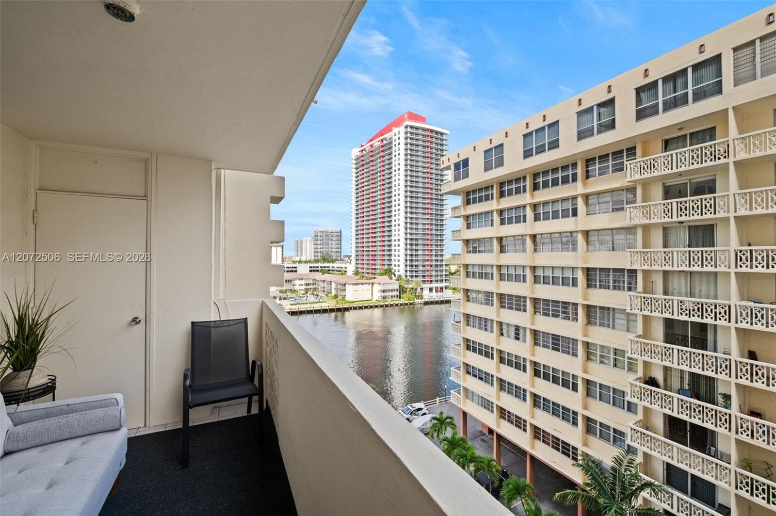 1833 S Ocean Dr 809 photo 23