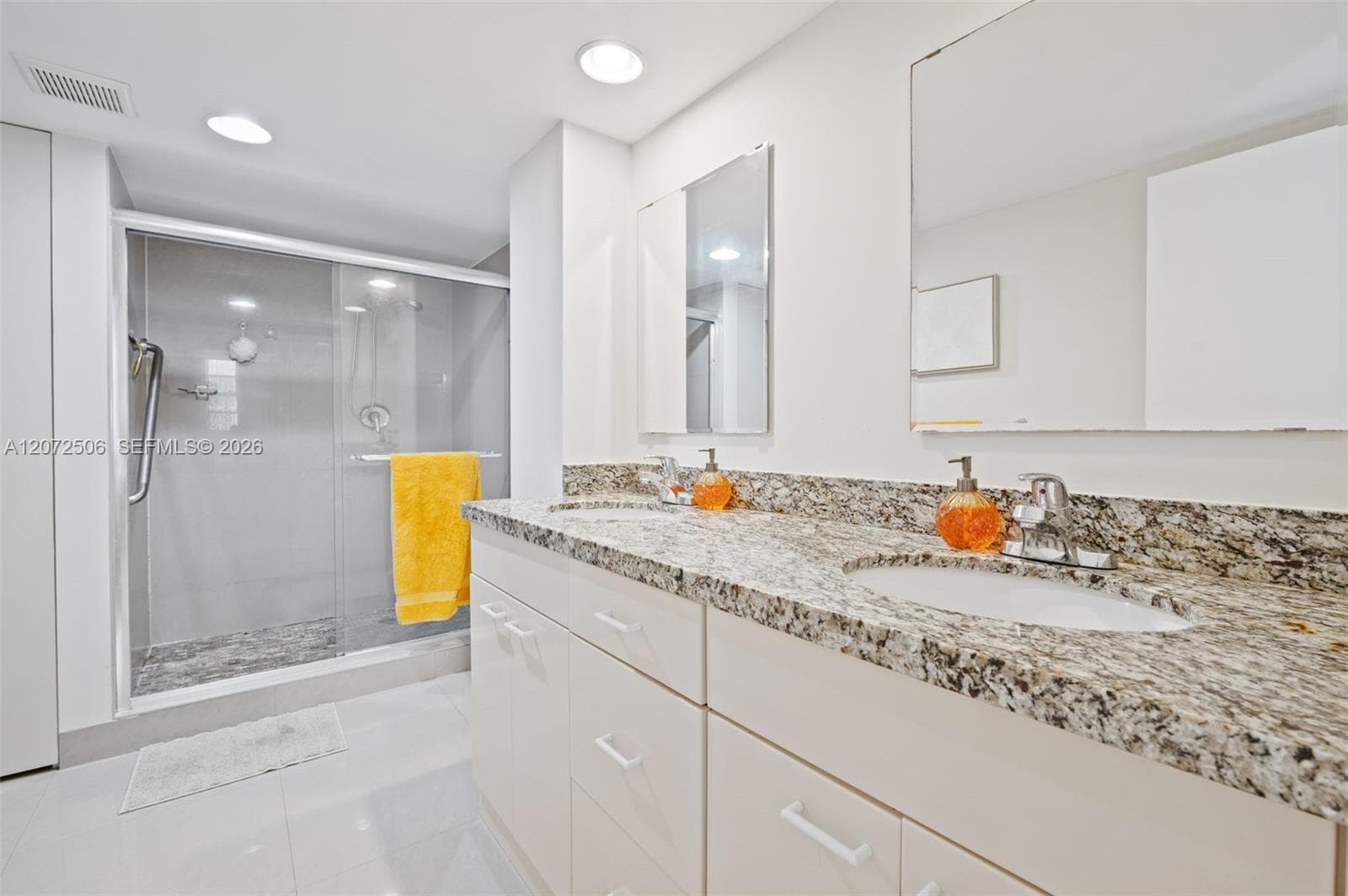 1833 S Ocean Dr 809 photo 16