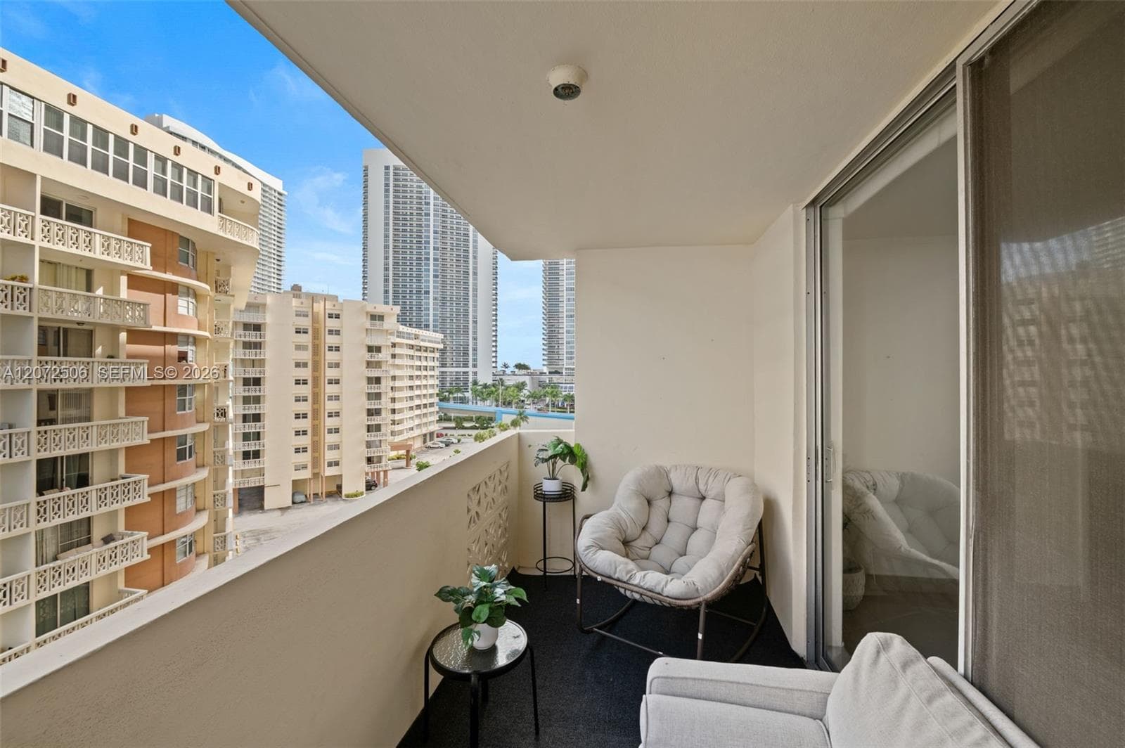 1833 S Ocean Dr 809 photo 24