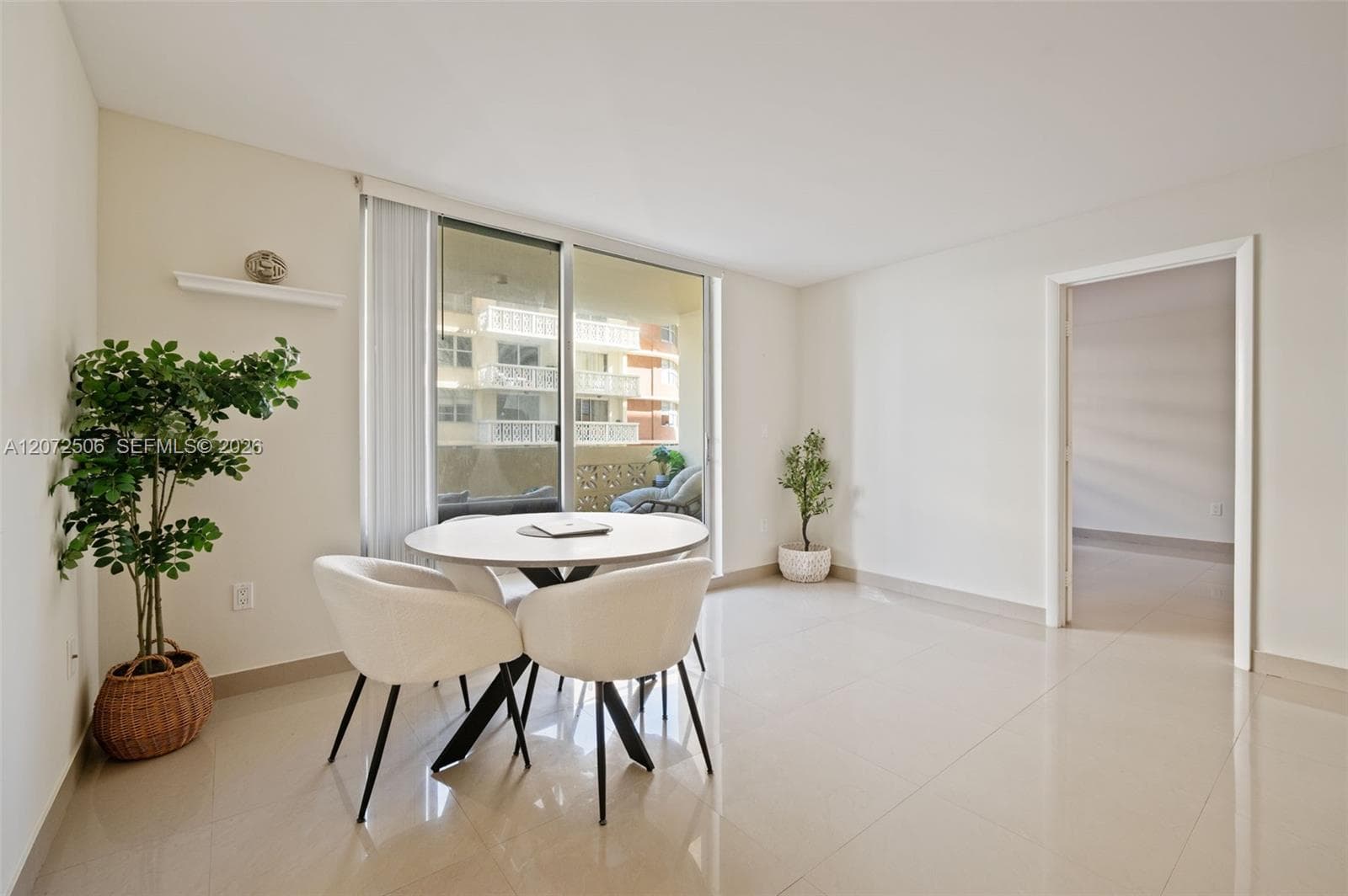 1833 S Ocean Dr 809 photo 10