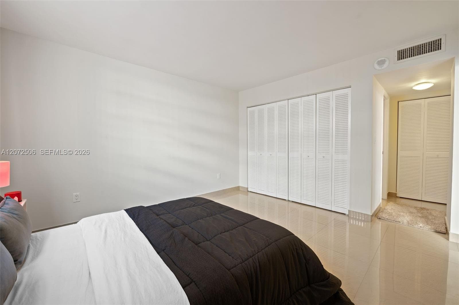 1833 S Ocean Dr 809 photo 19