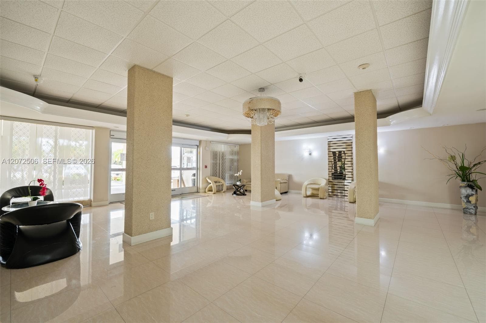 1833 S Ocean Dr 809 photo 4