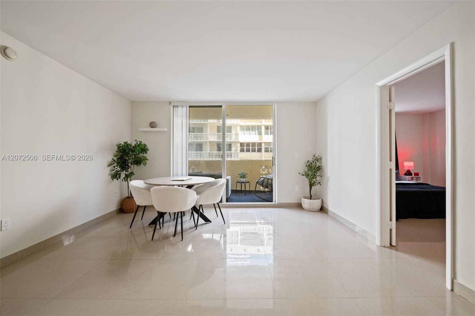 1833 S Ocean Dr 809 photo 8