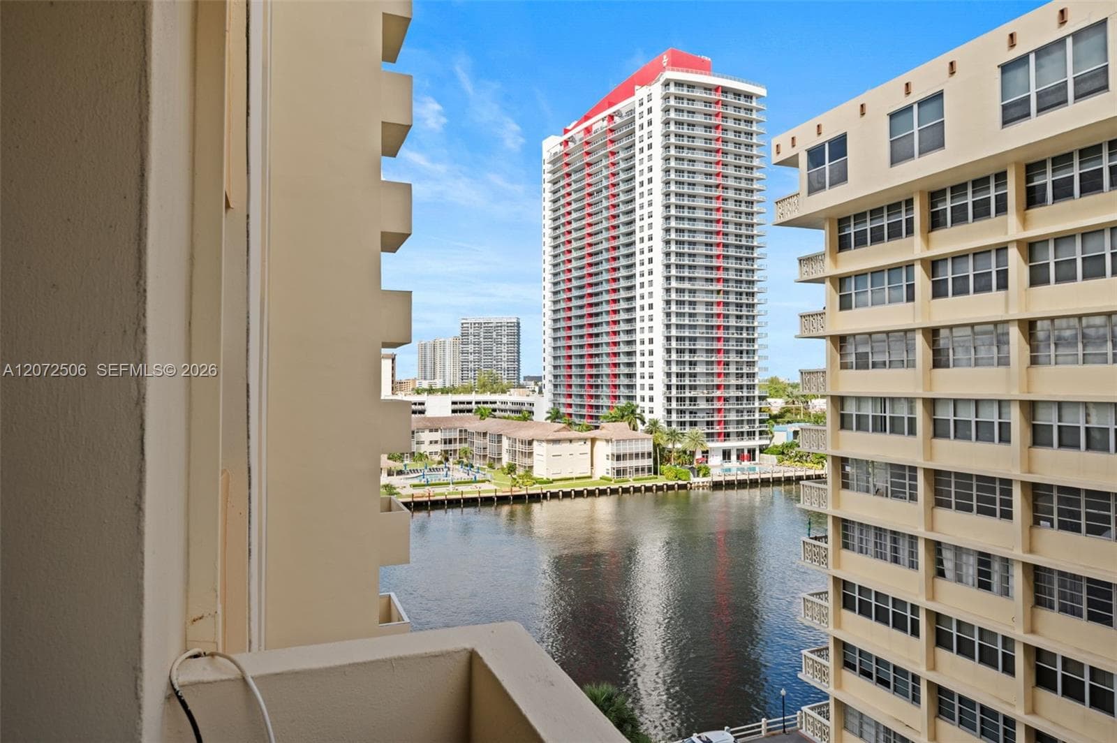 1833 S Ocean Dr 809 photo 25