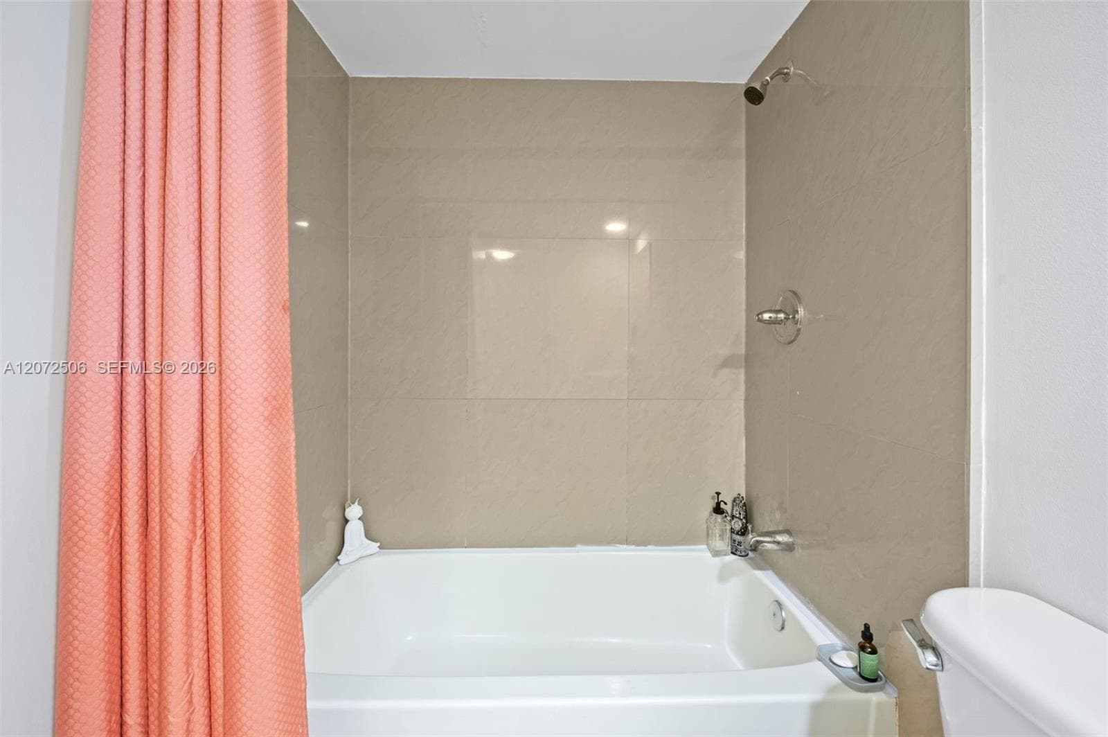1833 S Ocean Dr 809 photo 21