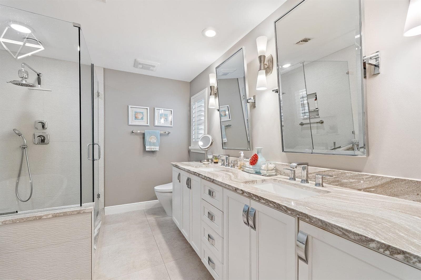 851 Saturn Street A photo 23