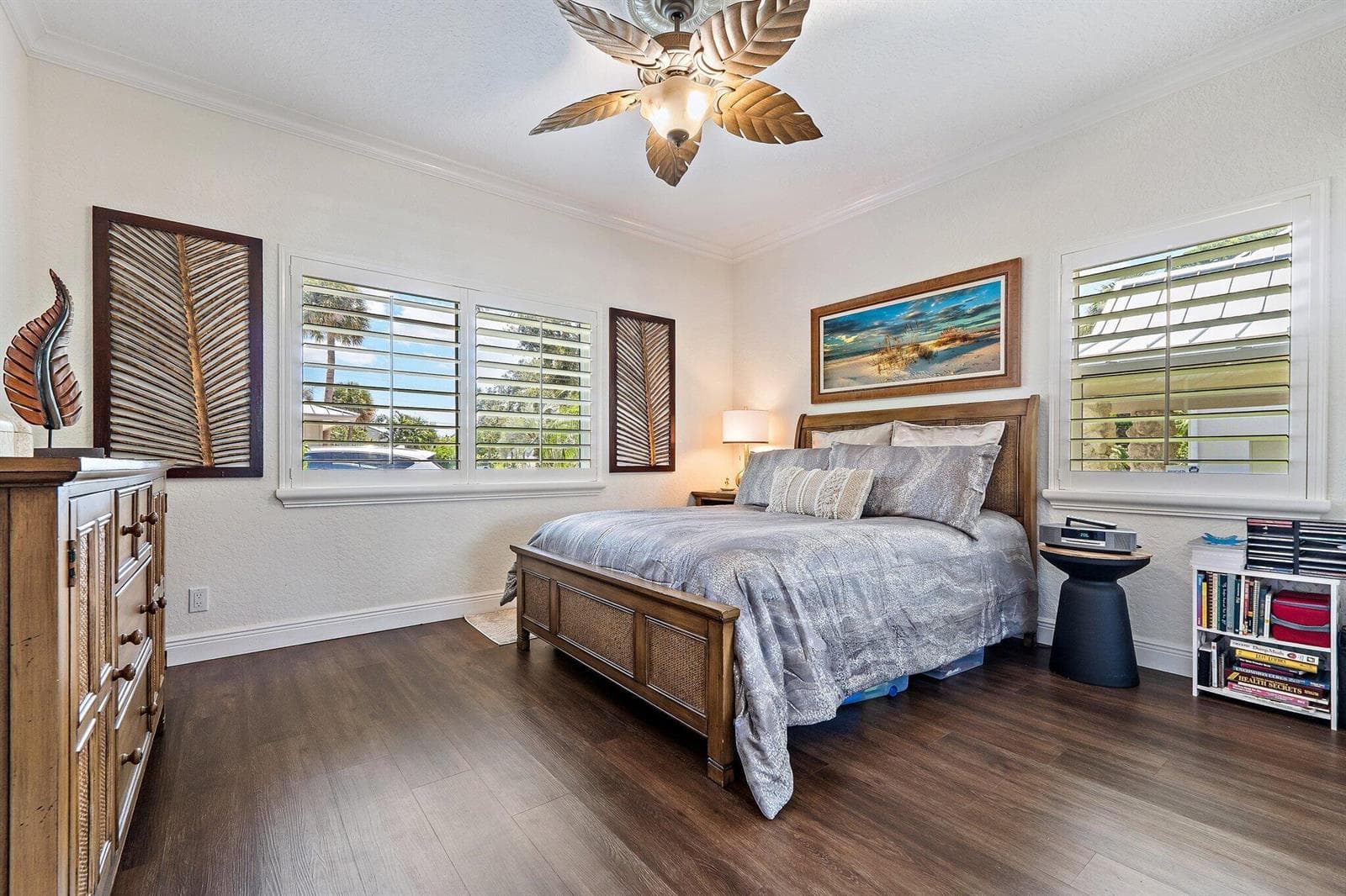 851 Saturn Street A photo 25