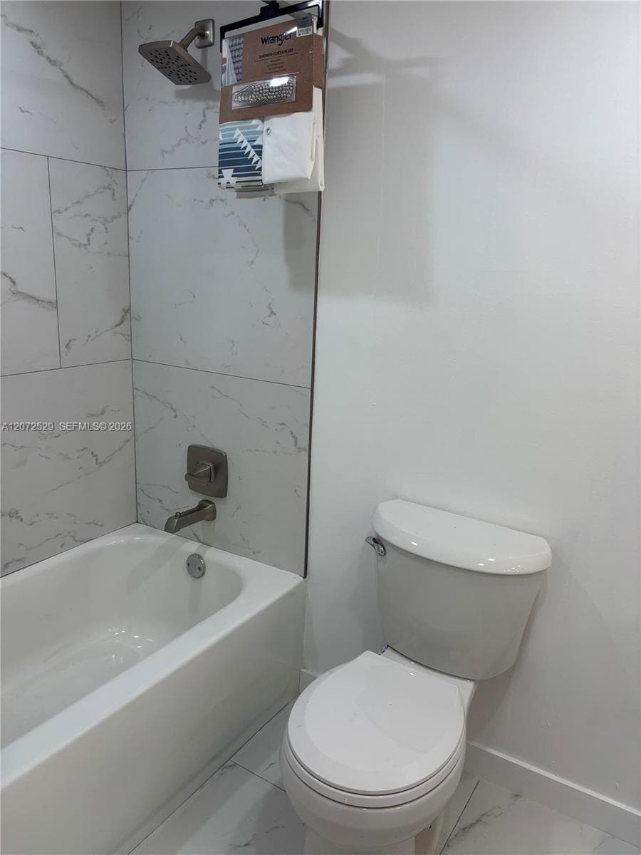 701 Three Islands Blvd 320 photo 24