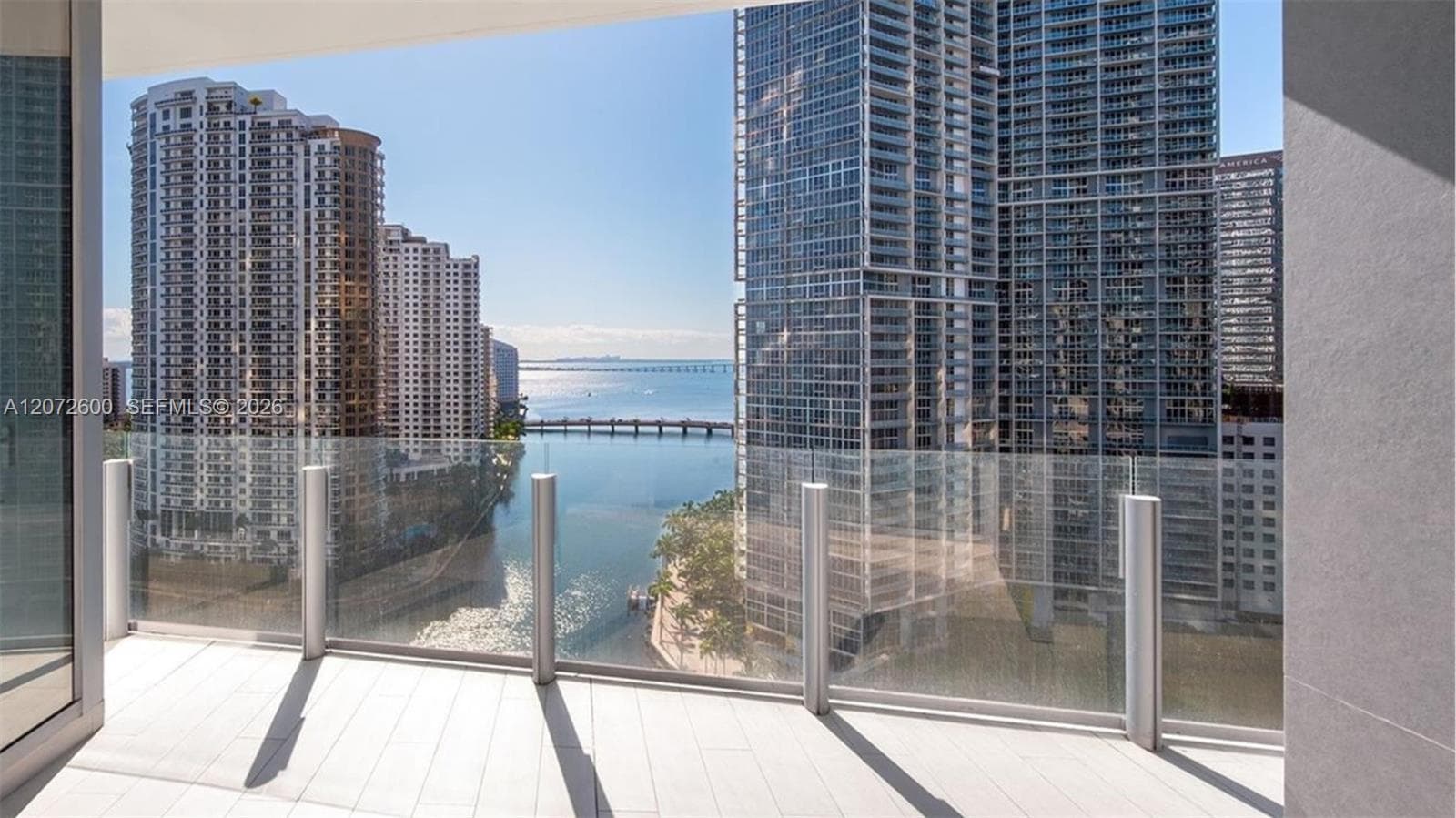 300 Biscayne Boulevard Way 1805W photo 2