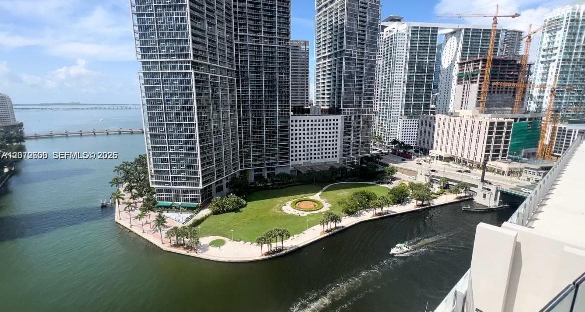 300 Biscayne Boulevard Way 1805W photo 6