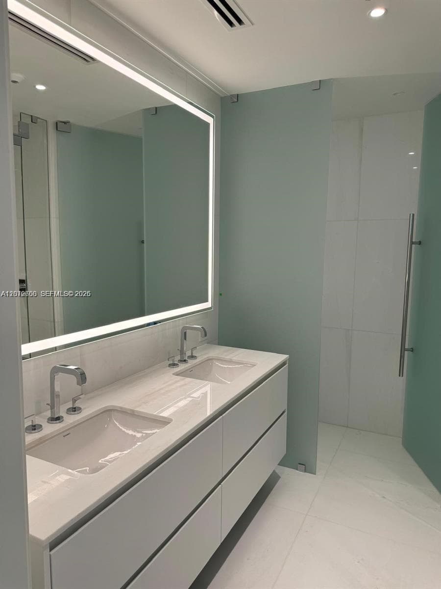 300 Biscayne Boulevard Way 1805W photo 13
