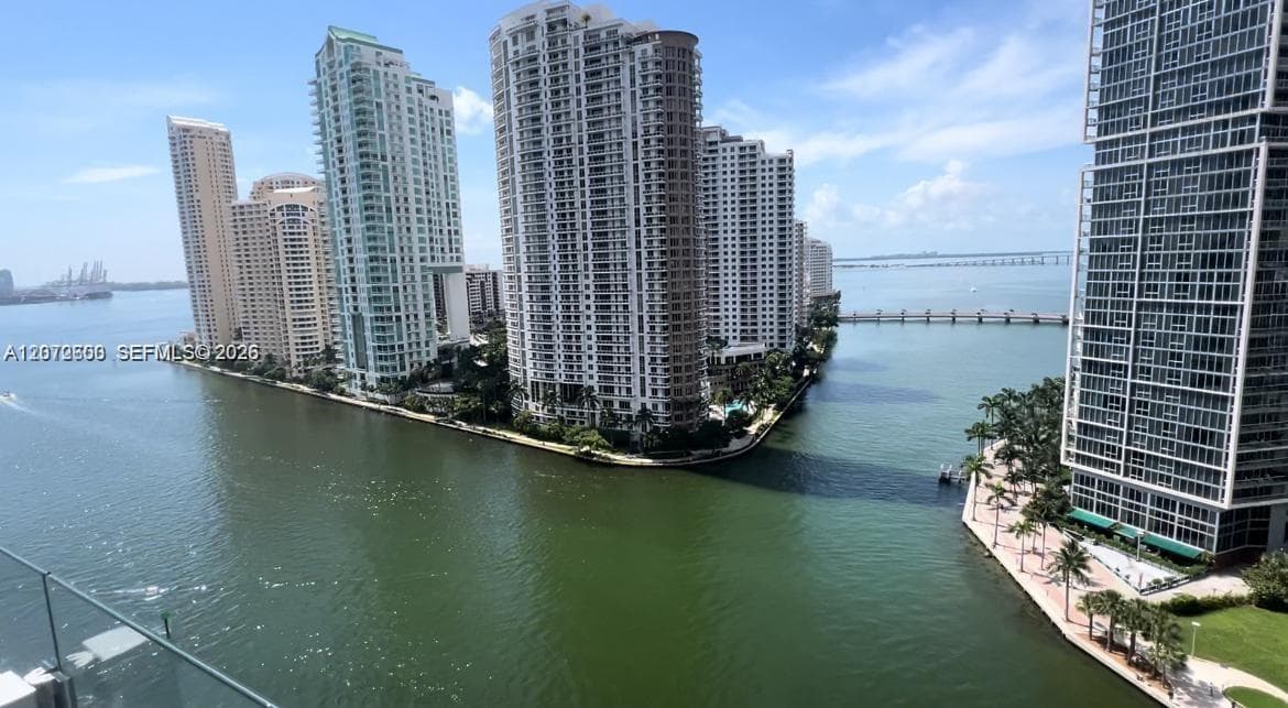300 Biscayne Boulevard Way 1805W photo 4