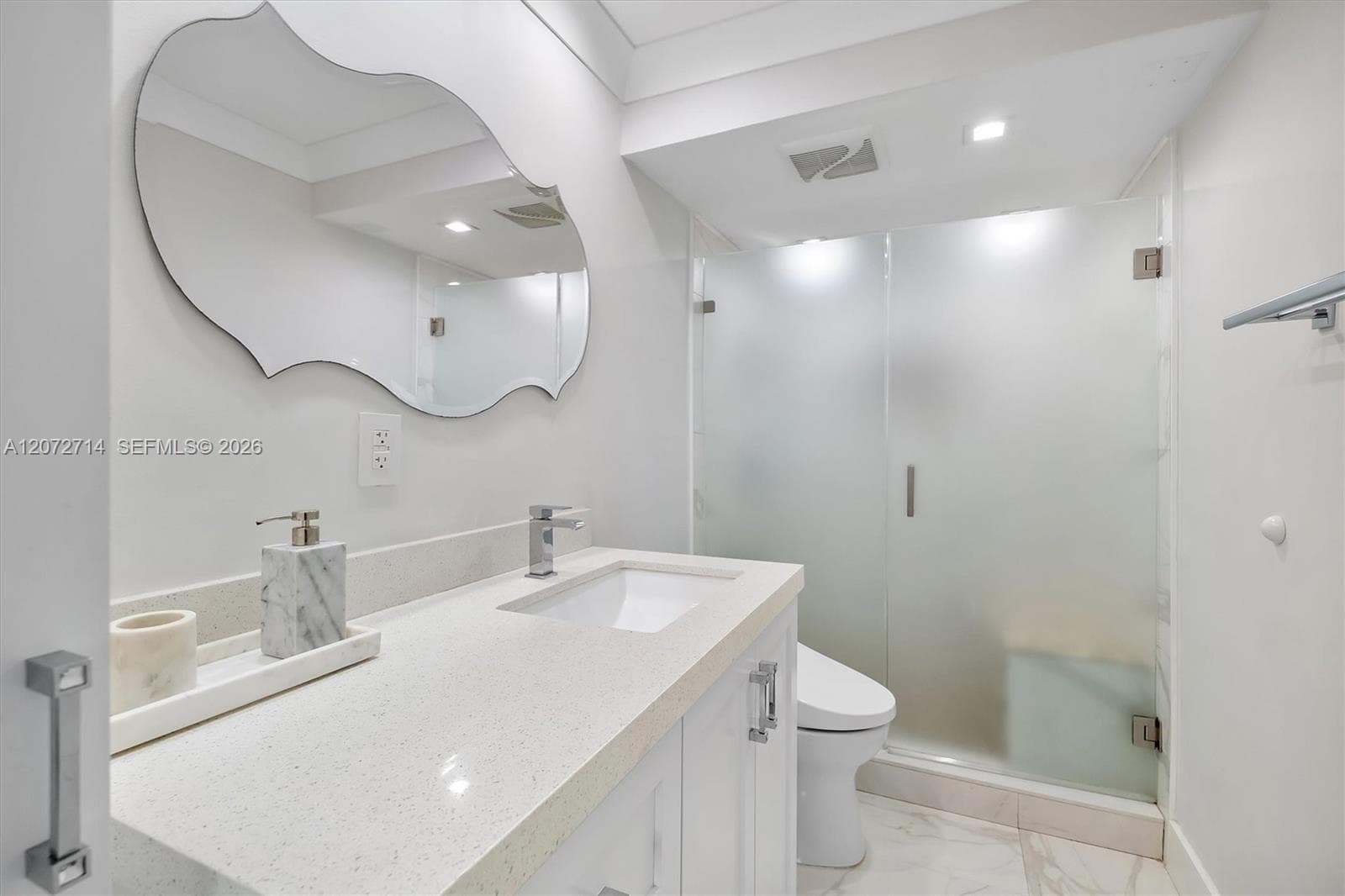 5555 Collins Ave 16B photo 19